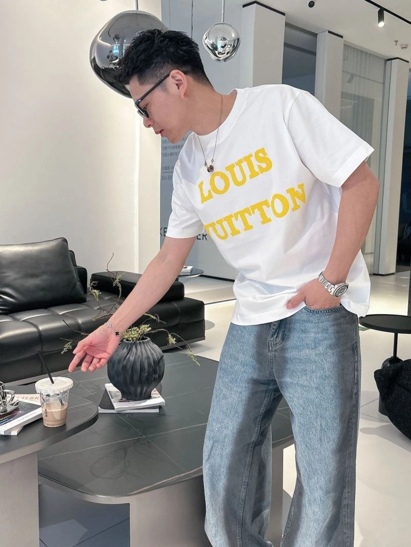 Louis Vuitton T-Shirts WrinkleFree 132514
