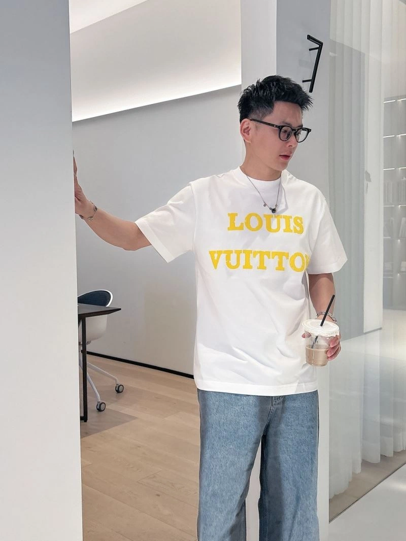 Louis Vuitton T-Shirts WrinkleFree 132514