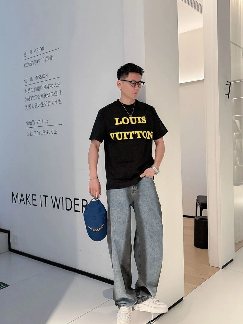 TravelReady Louis Vuitton T-Shirts 132503