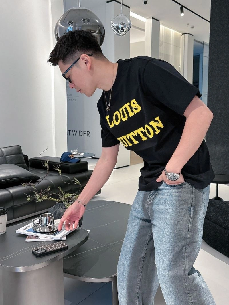 TravelReady Louis Vuitton T-Shirts 132503