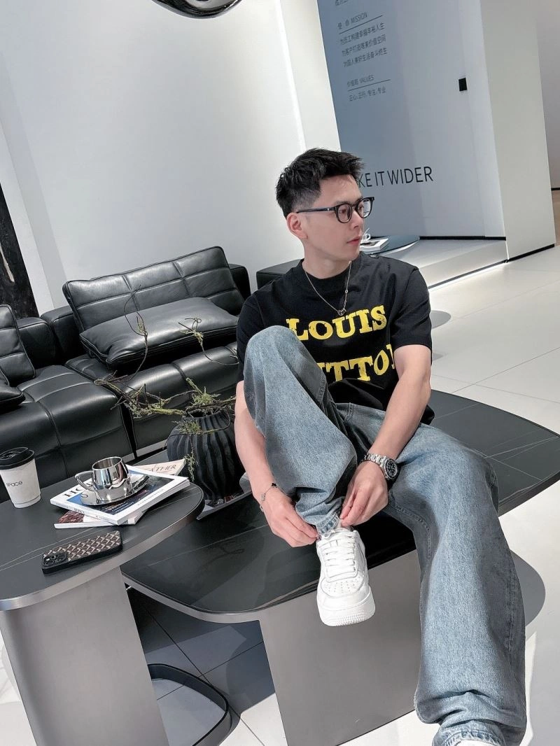 TravelReady Louis Vuitton T-Shirts 132503