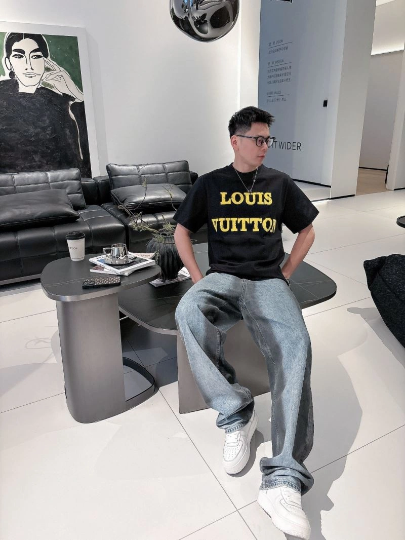 TravelReady Louis Vuitton T-Shirts 132503