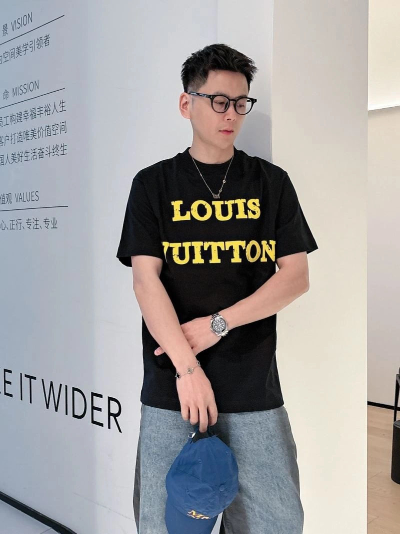 TravelReady Louis Vuitton T-Shirts 132503