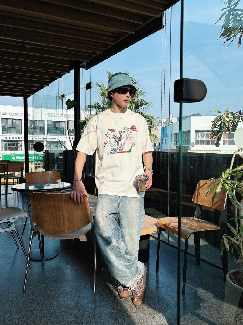 Louis Vuitton T-Shirts Versatile 132512