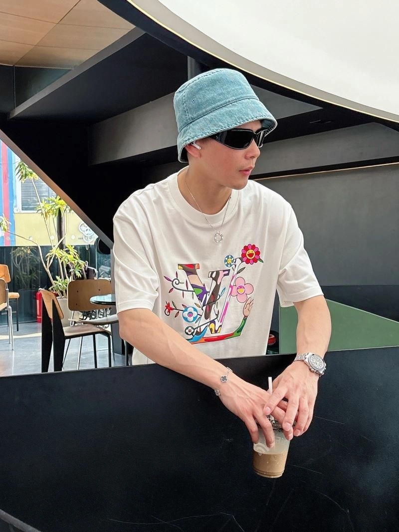 Louis Vuitton T-Shirts Versatile 132512