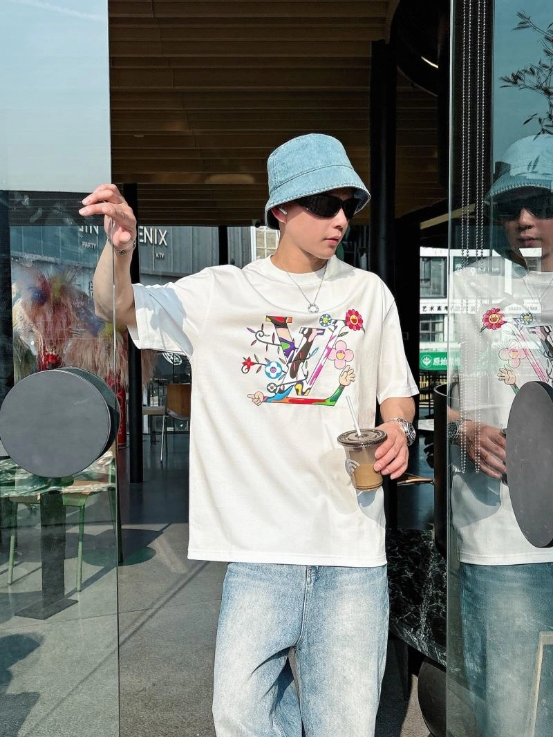 Louis Vuitton T-Shirts Versatile 132512