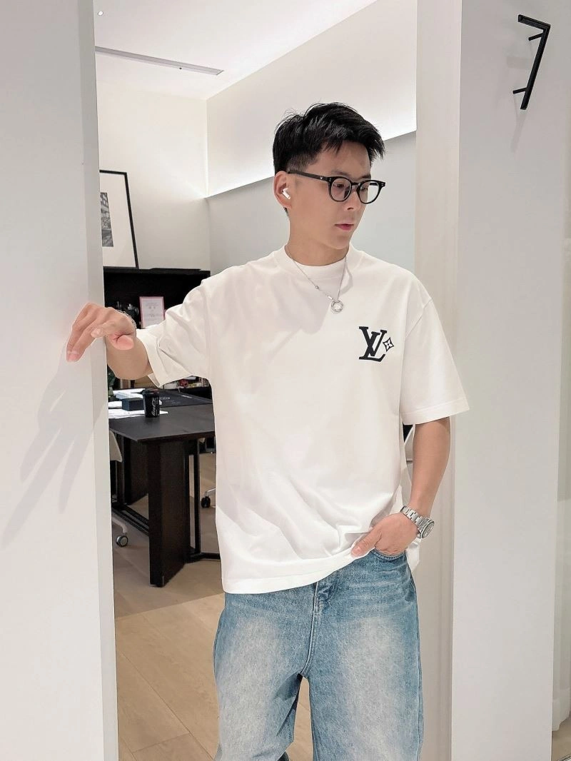 Timeless Louis Vuitton T-Shirts 132492