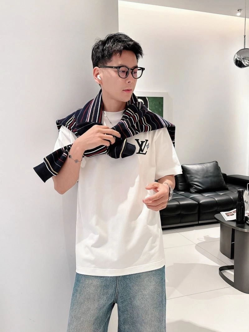 Timeless Louis Vuitton T-Shirts 132492
