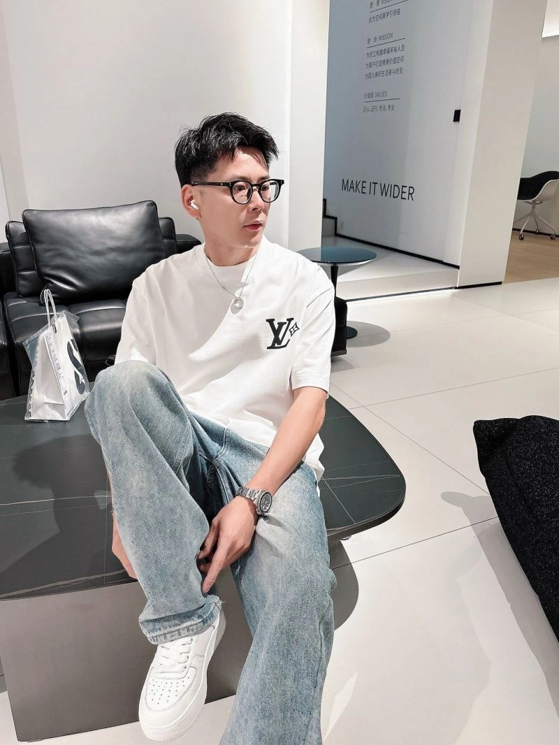 Timeless Louis Vuitton T-Shirts 132492