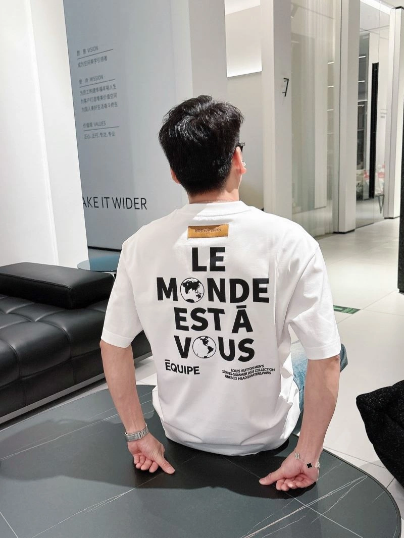 Timeless Louis Vuitton T-Shirts 132492