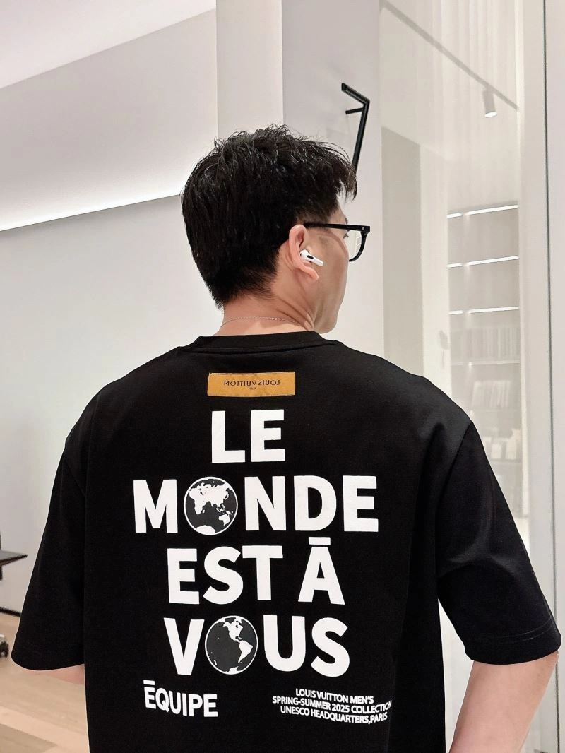 Louis Vuitton T-Shirts SmoothTexture 132506