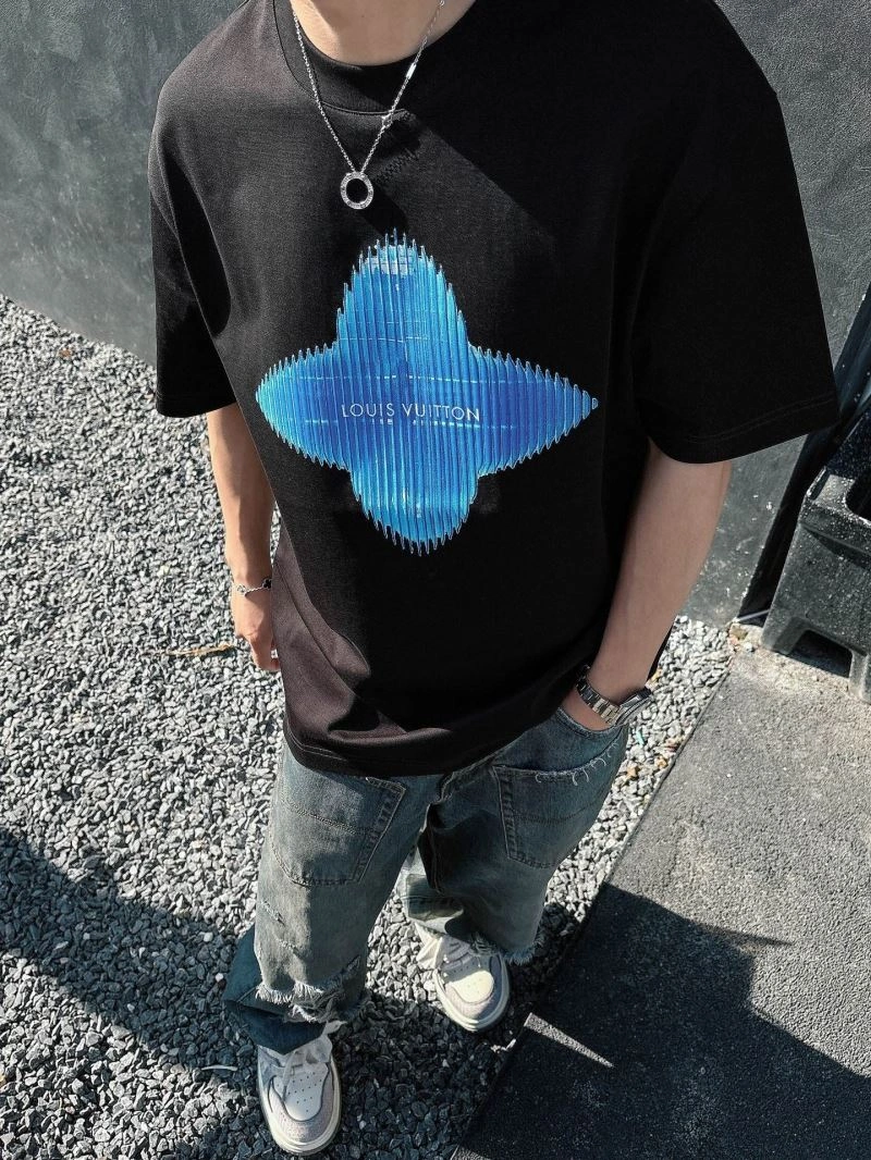 ZipUp Louis Vuitton T-Shirts 132519