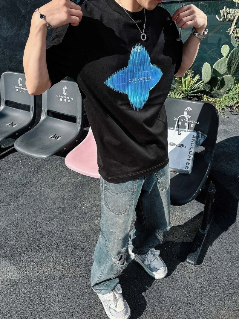 ZipUp Louis Vuitton T-Shirts 132519