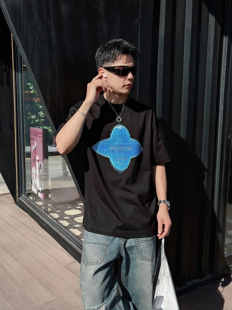ZipUp Louis Vuitton T-Shirts 132519