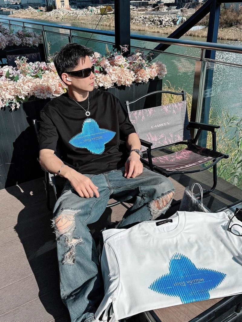 ZipUp Louis Vuitton T-Shirts 132519