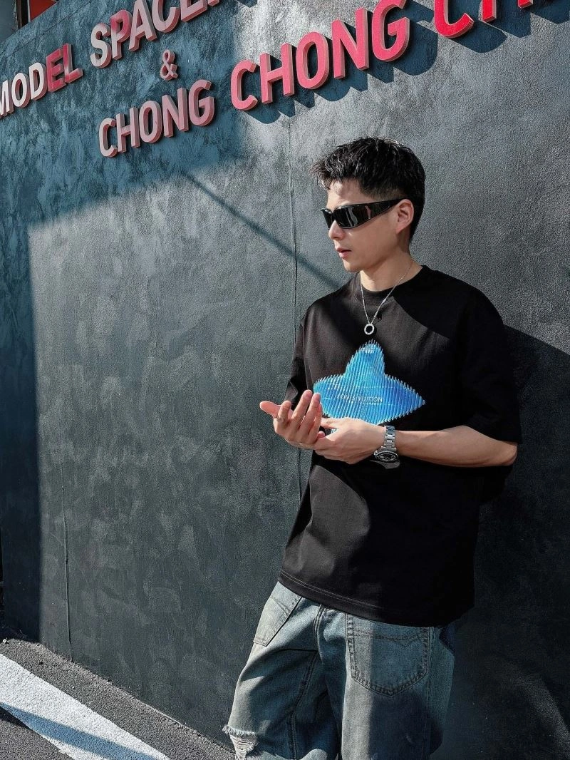 ZipUp Louis Vuitton T-Shirts 132519