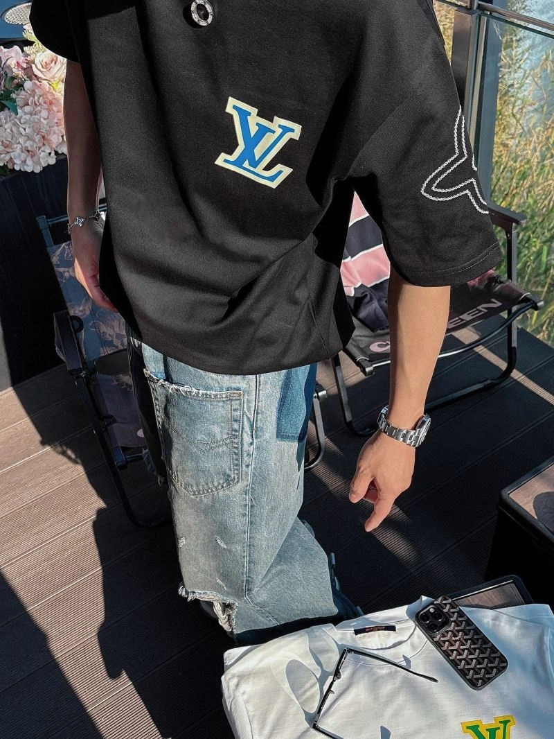 Flexible Louis Vuitton T-Shirts 132504