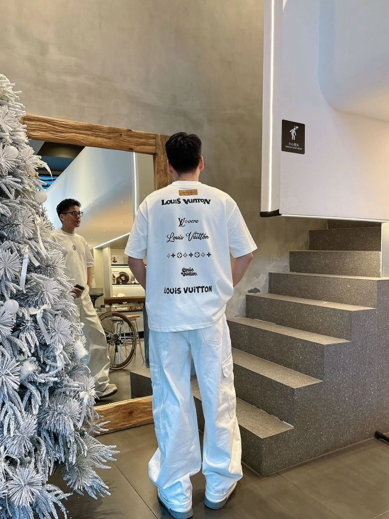 SmoothTexture Louis Vuitton T-Shirts 132497