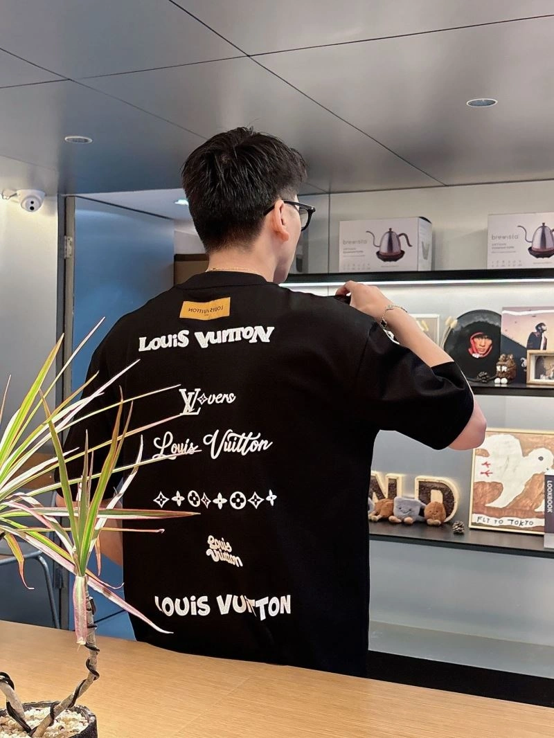 Louis Vuitton T-Shirts Durable 132509