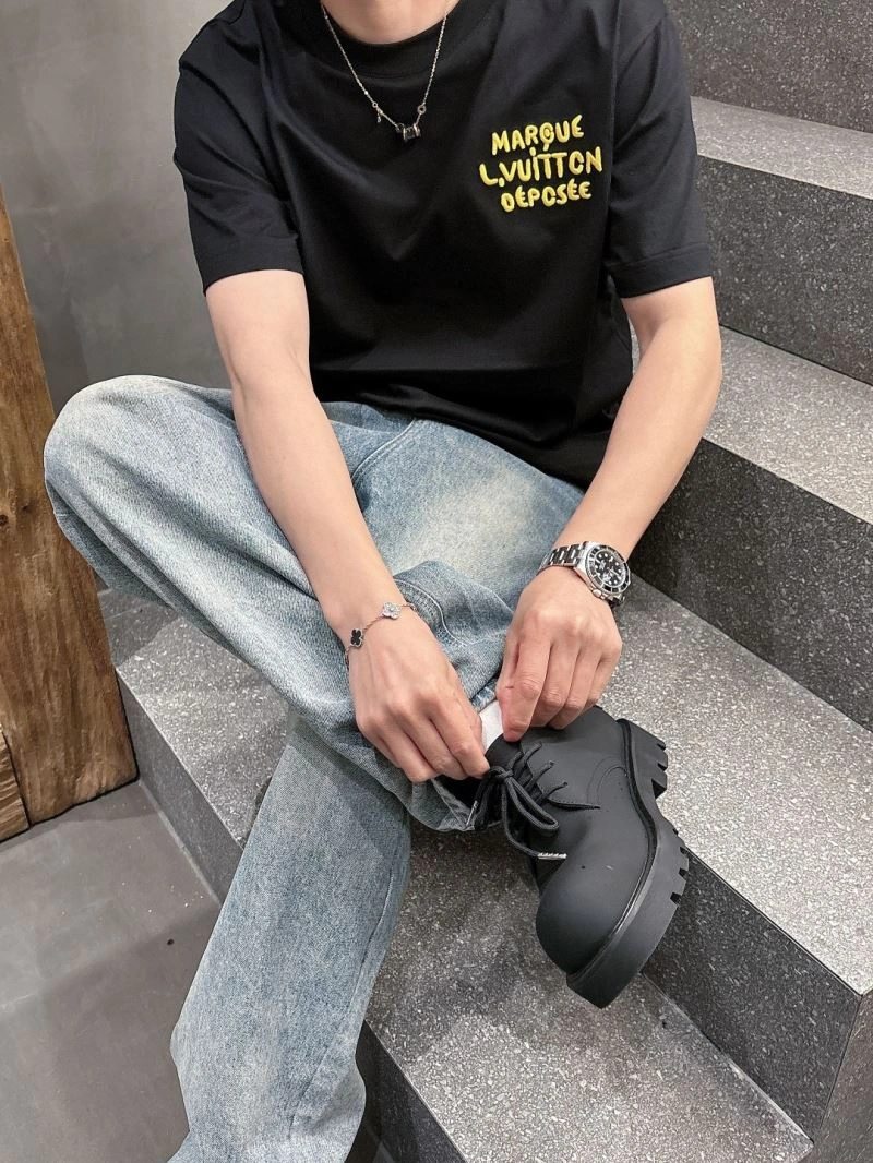 Louis Vuitton T-Shirts Lightweight 132490