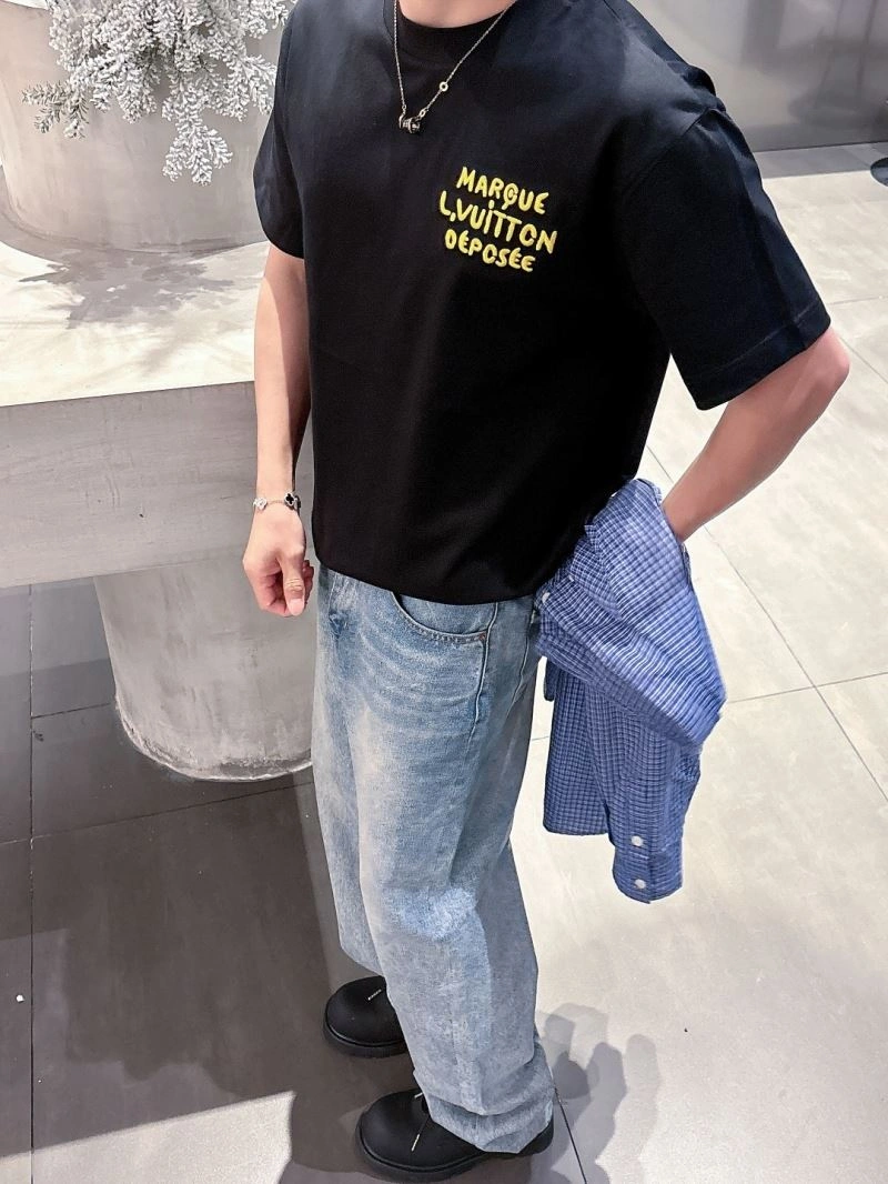 Louis Vuitton T-Shirts Lightweight 132490