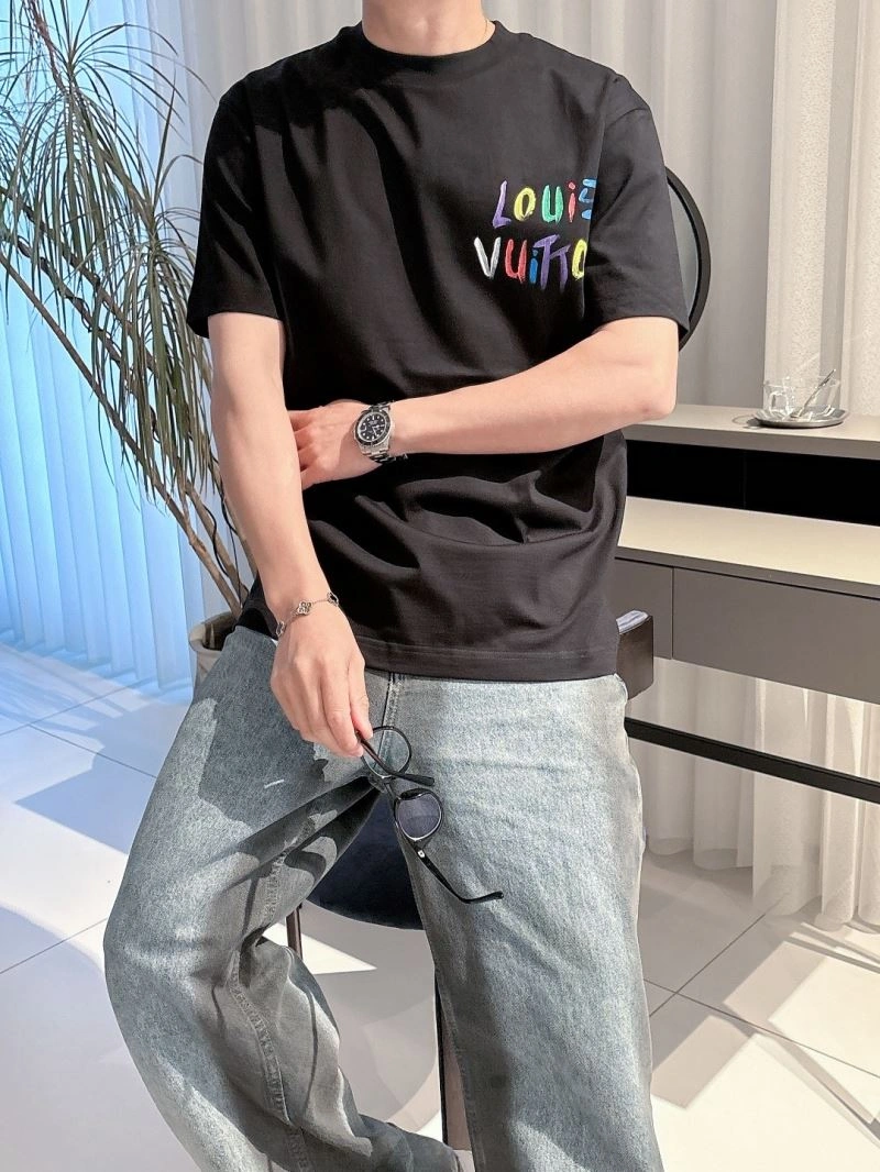 Louis Vuitton T-Shirts Lightweight 132485