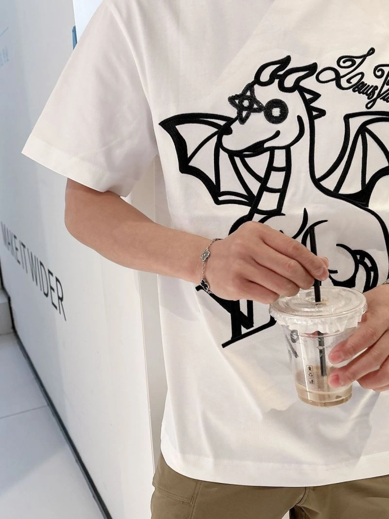 Bright Louis Vuitton T-Shirts 132484