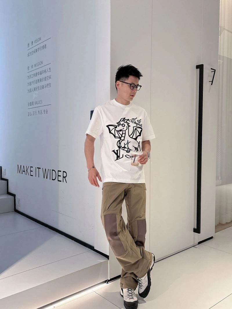 Bright Louis Vuitton T-Shirts 132484