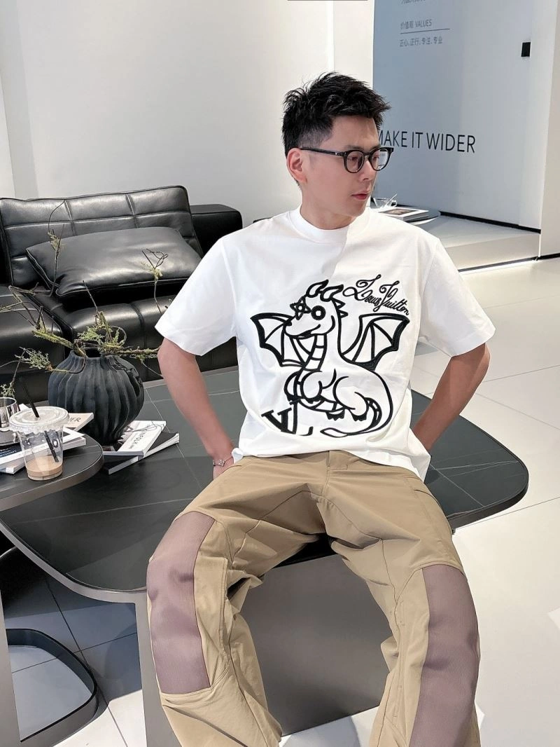 Bright Louis Vuitton T-Shirts 132484