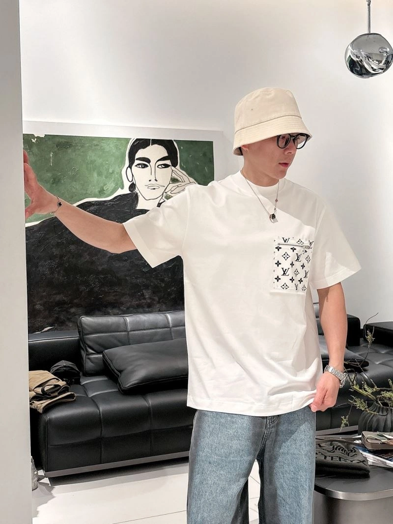 Versatile Louis Vuitton T-Shirts 132487