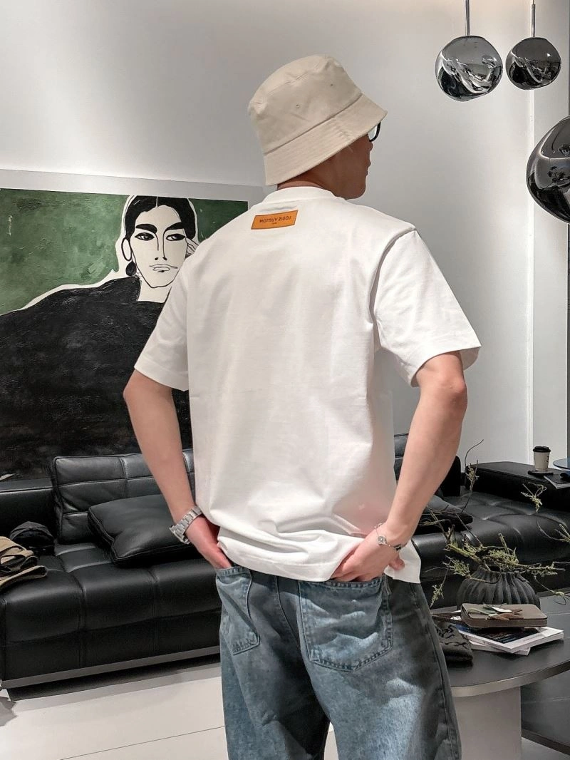 Versatile Louis Vuitton T-Shirts 132487