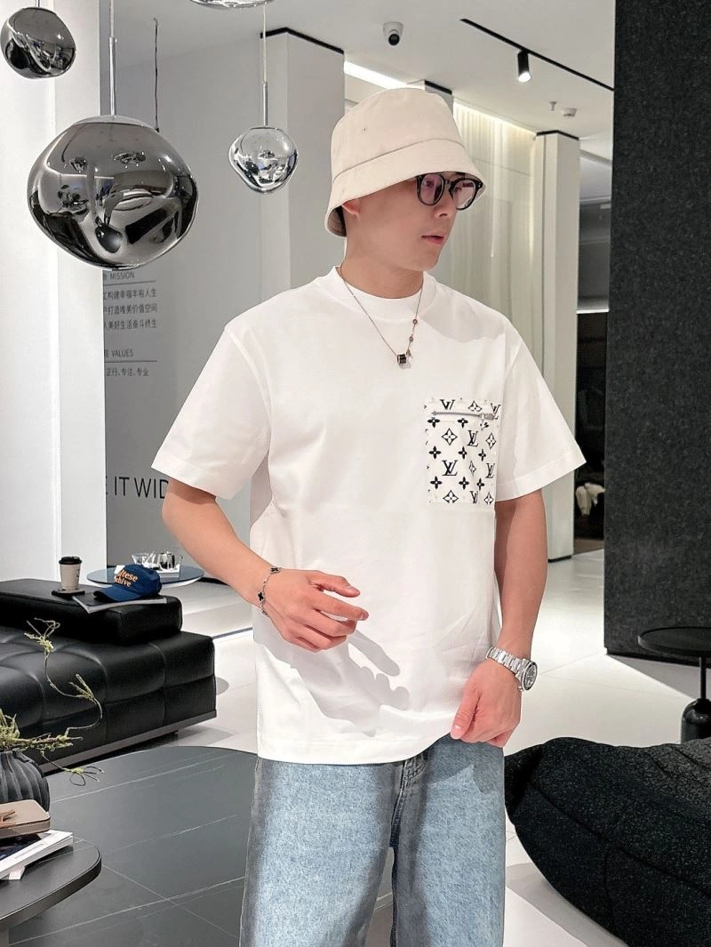 Versatile Louis Vuitton T-Shirts 132487