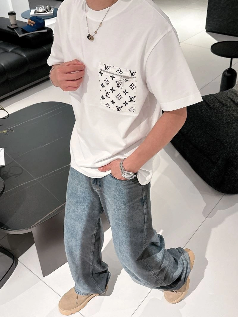 Versatile Louis Vuitton T-Shirts 132487