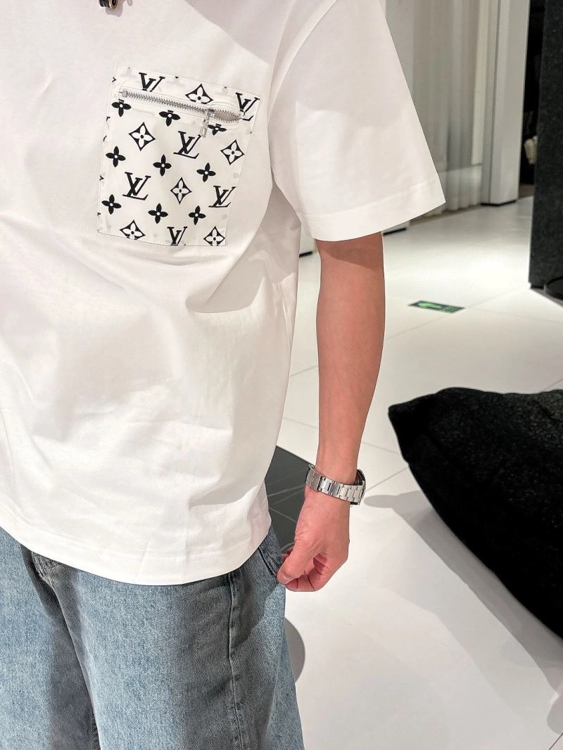 Versatile Louis Vuitton T-Shirts 132487