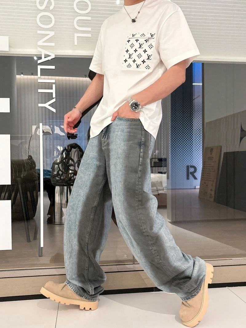 Versatile Louis Vuitton T-Shirts 132487