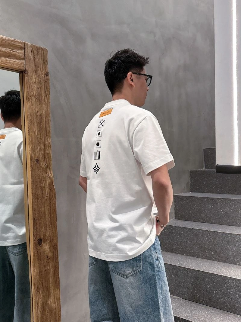 Bright Louis Vuitton T-Shirts 132477