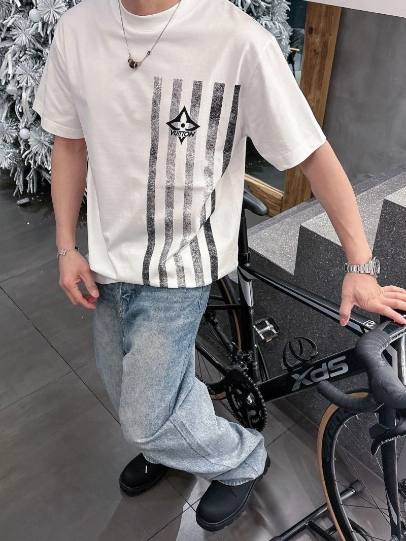 Bright Louis Vuitton T-Shirts 132477