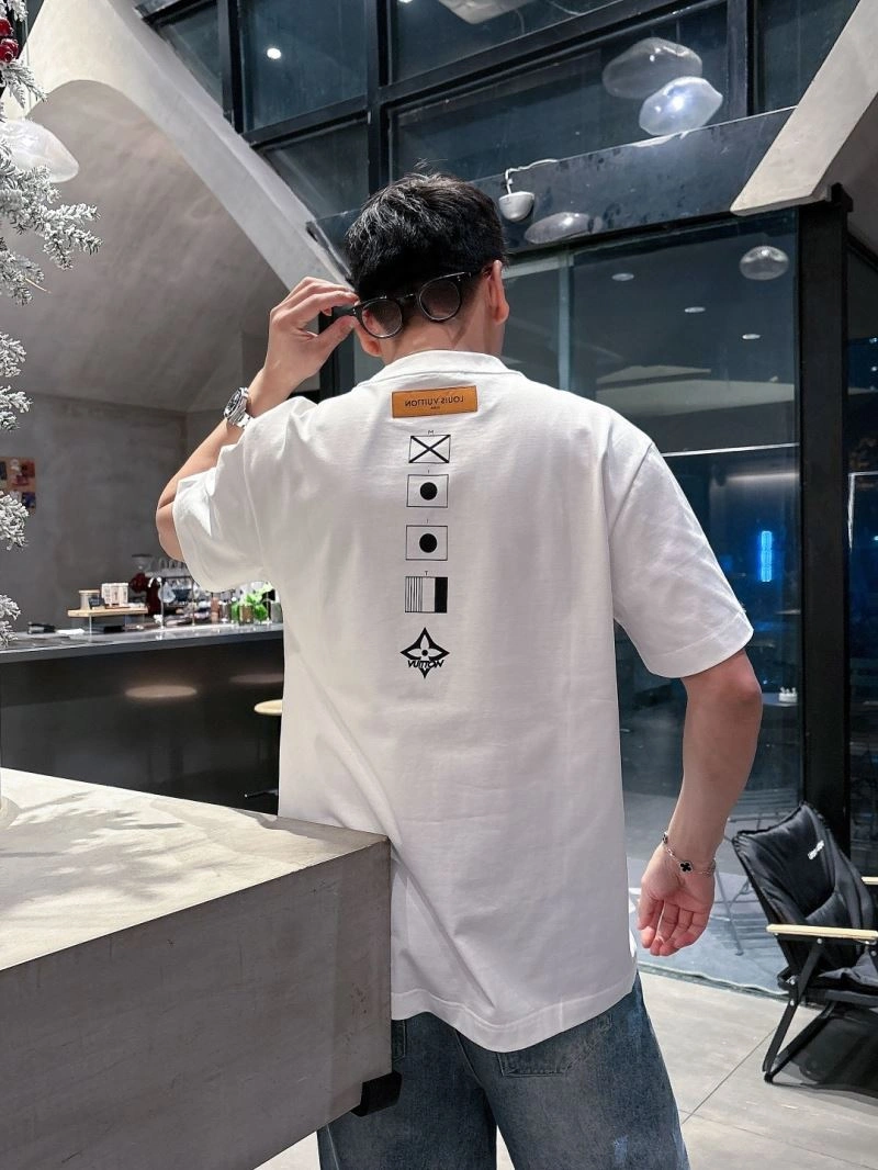Bright Louis Vuitton T-Shirts 132477