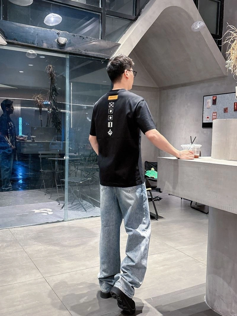 Timeless Louis Vuitton T-Shirts 132467