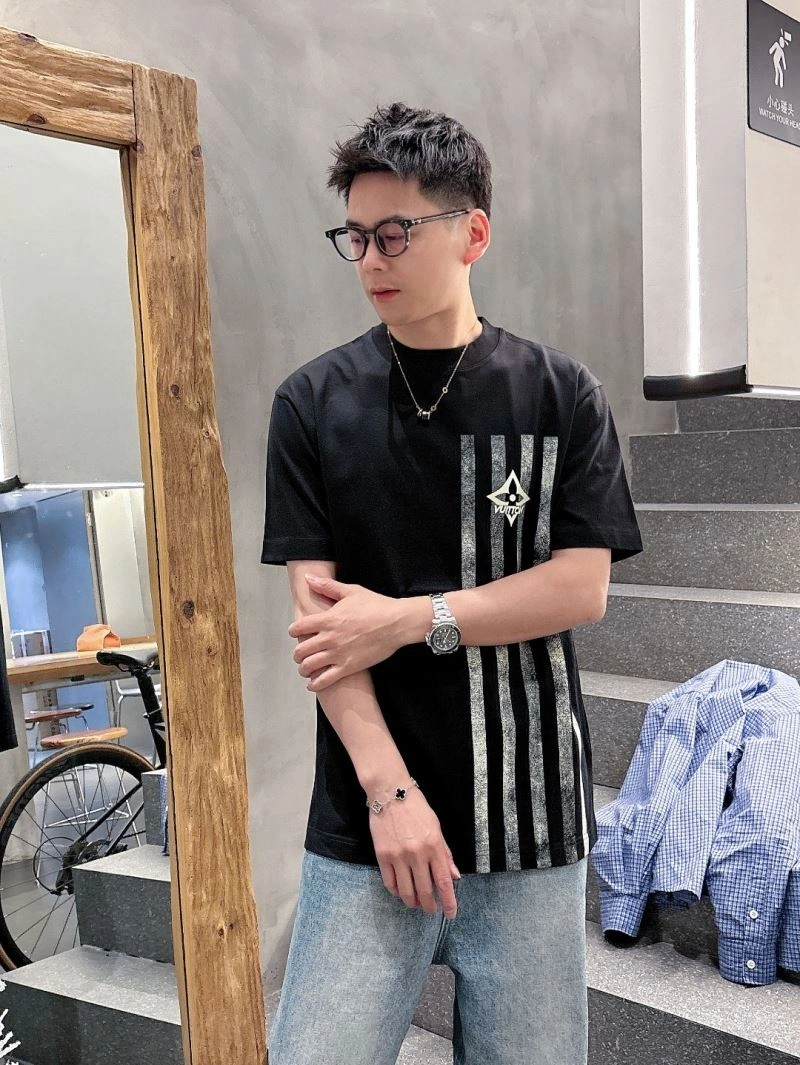 Timeless Louis Vuitton T-Shirts 132467