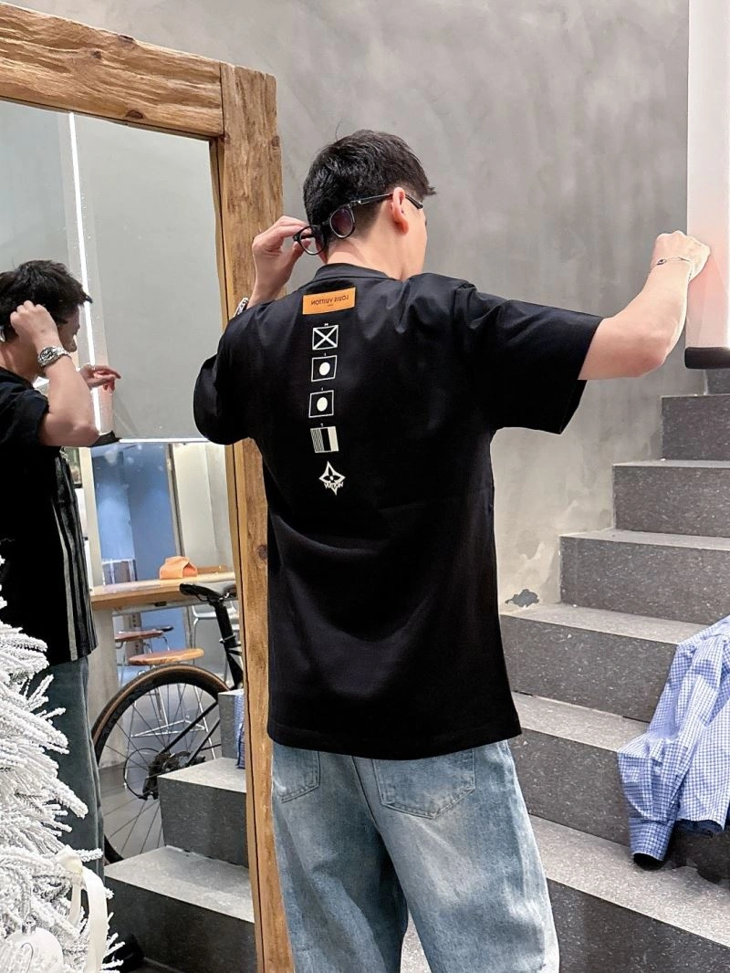 Timeless Louis Vuitton T-Shirts 132467