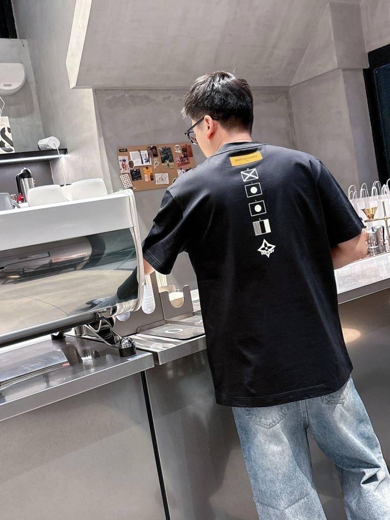 Timeless Louis Vuitton T-Shirts 132467