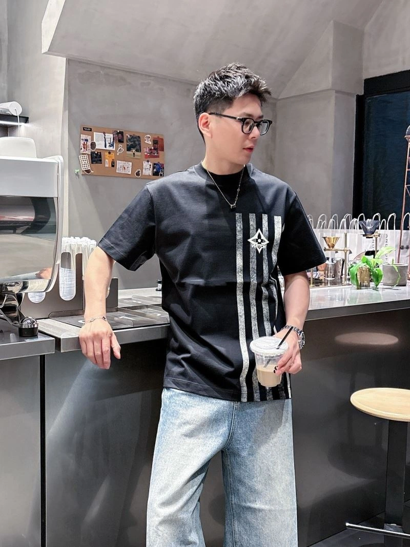 Timeless Louis Vuitton T-Shirts 132467