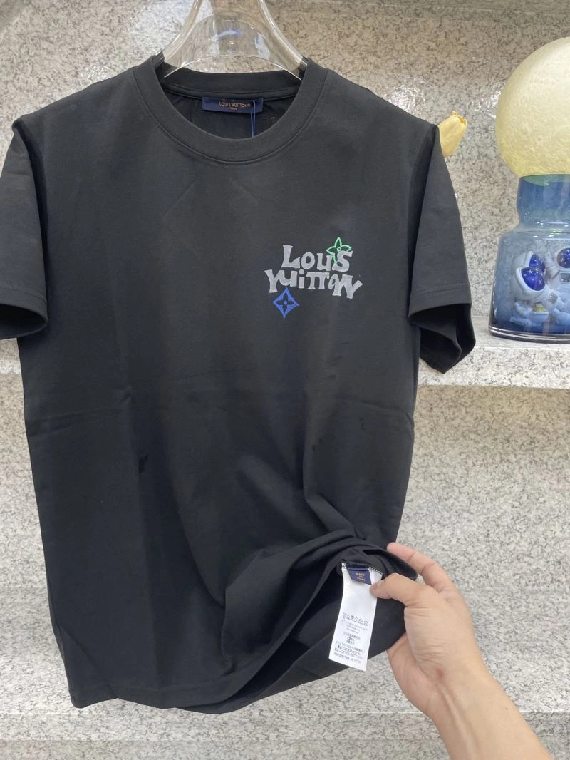 Trendy Louis Vuitton T-Shirts 132451