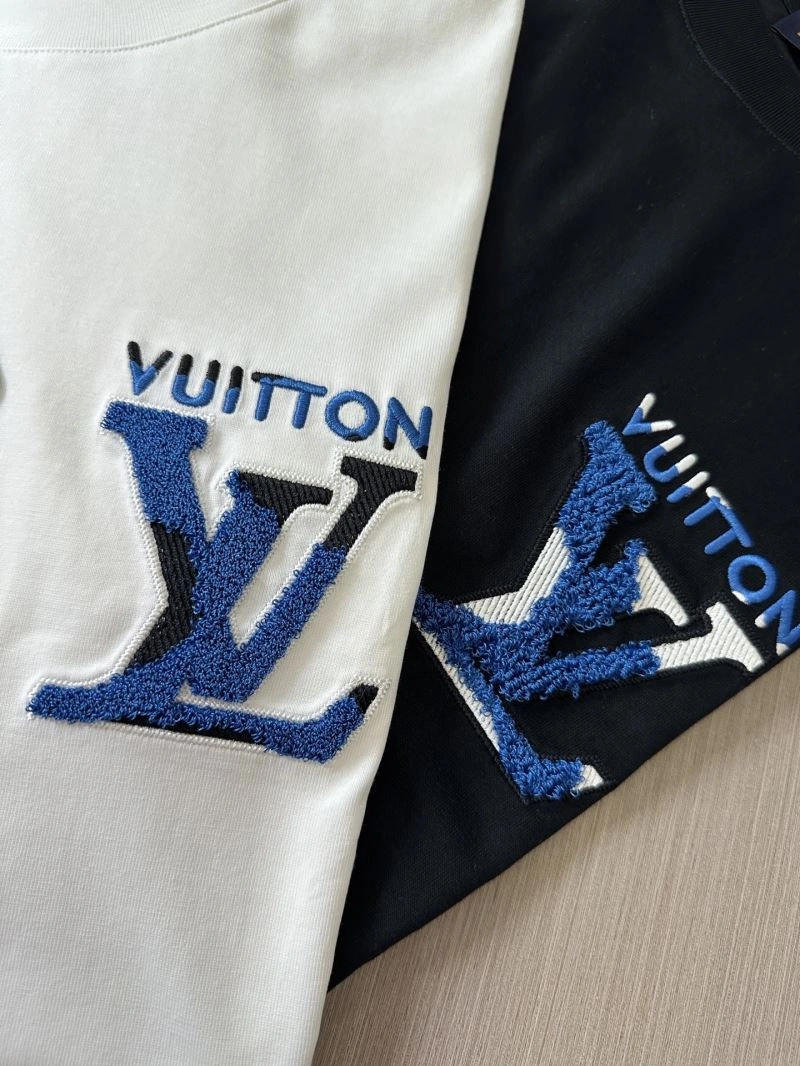 Louis Vuitton T-Shirts Breathable 132476
