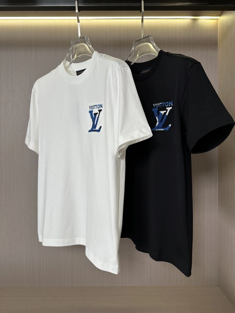 Louis Vuitton T-Shirts Breathable 132476