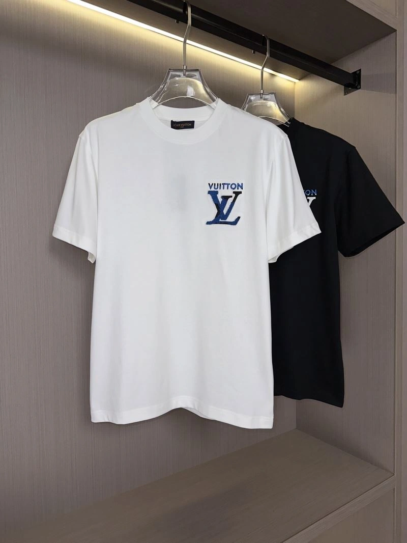 Louis Vuitton T-Shirts Breathable 132476
