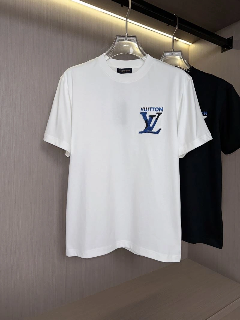Louis Vuitton T-Shirts Breathable 132476