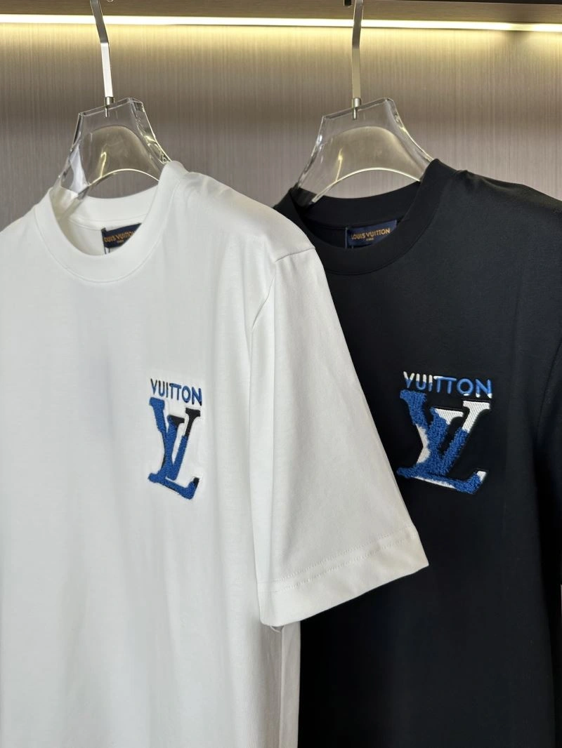 Louis Vuitton T-Shirts Breathable 132476