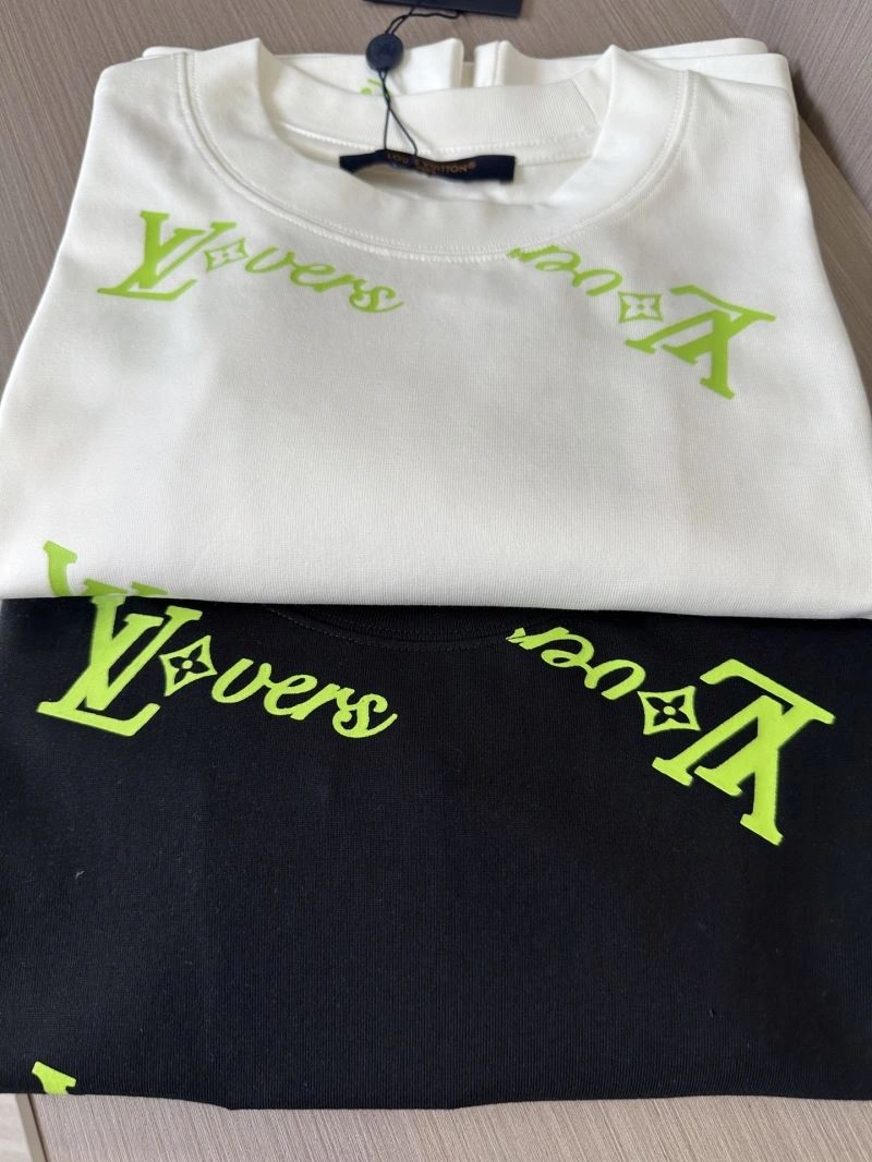 RelaxedFit Louis Vuitton T-Shirts 132455